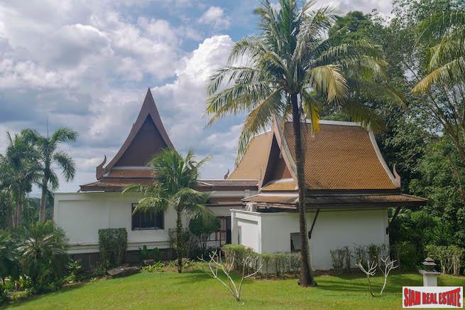 The Residence Overlooking Layan