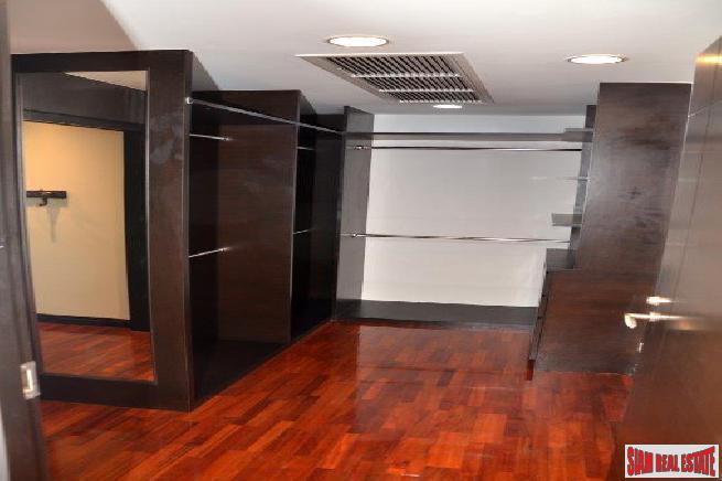 Supreme Elegance | Beautiful 2 Bed Condo with Big Balcony for Sale in Low-Rise Boutique Building at Nanglinchi Road, Sathorn
