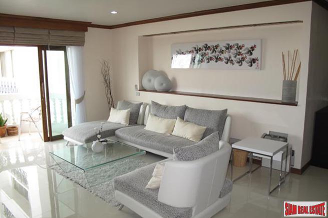Royal Castle Pattanakarn Condominium | Large 3 Bed Condo for Sale on the 12th Floor with 270 Degree Views